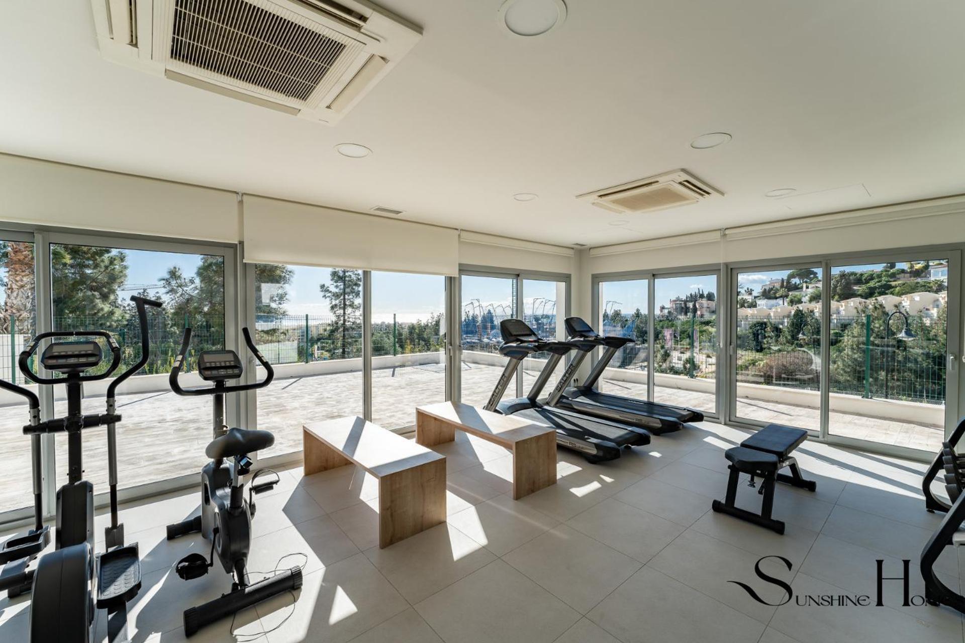 Luxury 2 Bedroom Apartment, Pools, Sauna, Gym & More MIJAS COSTA Bagian luar foto