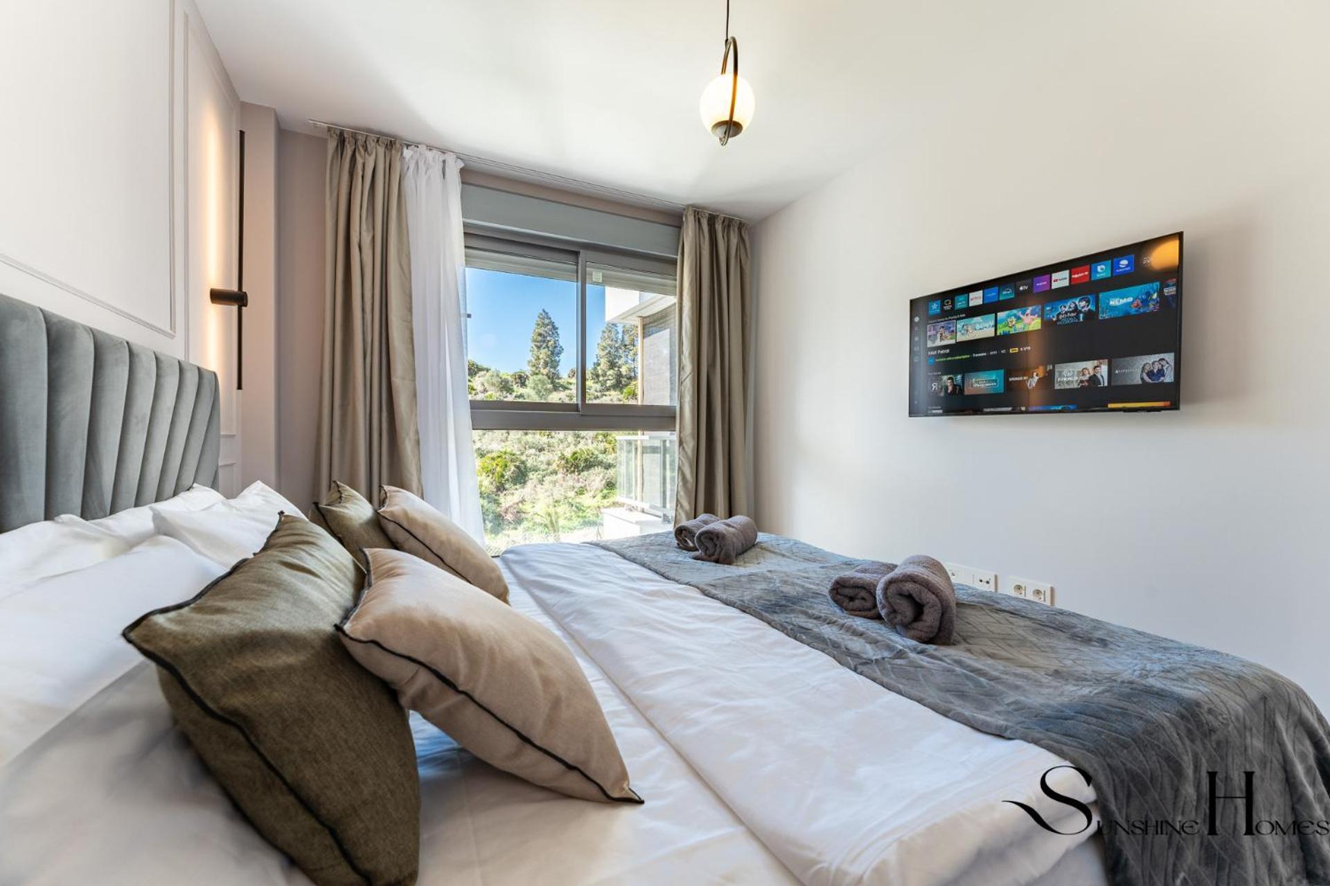 Luxury 2 Bedroom Apartment, Pools, Sauna, Gym & More MIJAS COSTA Bagian luar foto